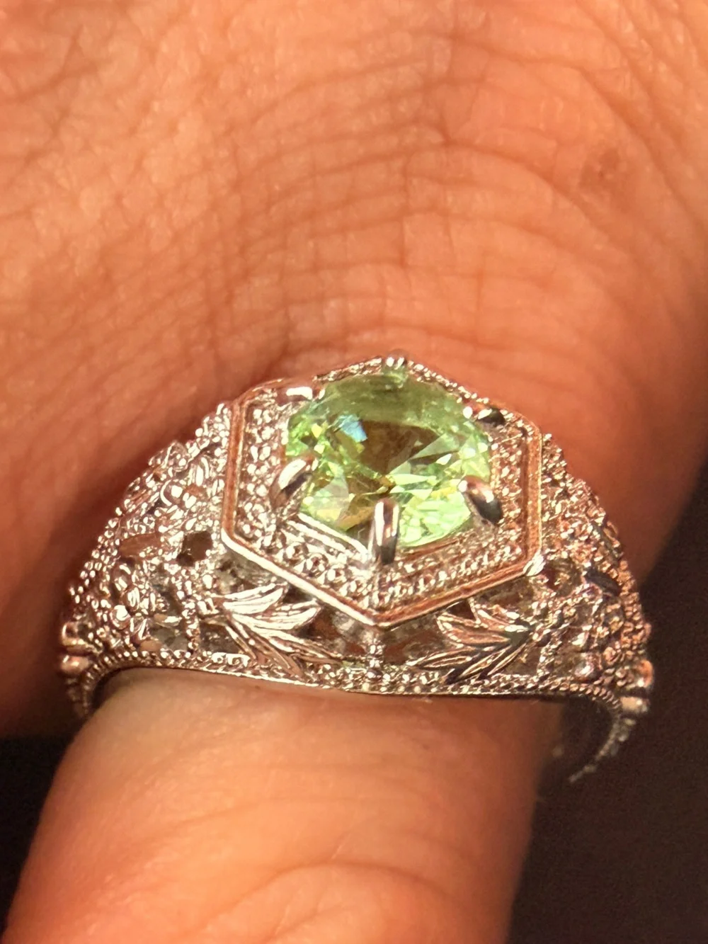 PERIDOT VINTAGE STYLE ART DECO FILIGREE RING Sz7